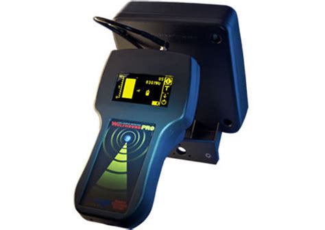 Press your hand firmly against either side of your body to form a shield around the phone. Wolfhound-PRO Cell Phone Detector