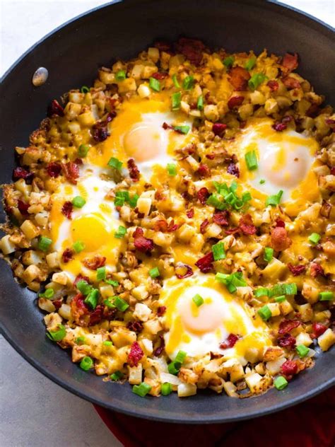 Ultimate bacon and egg pies (breakfast pies) ]with smokey bacon and eggs, leeks, cheese and flaky puff pastry! Bacon, Egg, and Potato Breakfast Skillet - The Girl Who ...