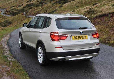 Oil leaks are commonly caused by deteriorating valve cover gaskets, or cracks in the valve cover themselves. Used BMW X3 Estate (2011 - 2017) Interior | Parkers