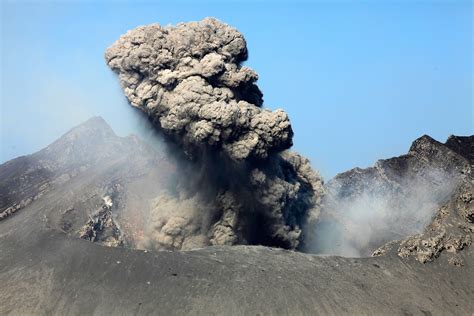 Sakurajima In Japan Might Be Headed Towards A Large Eruption Wired