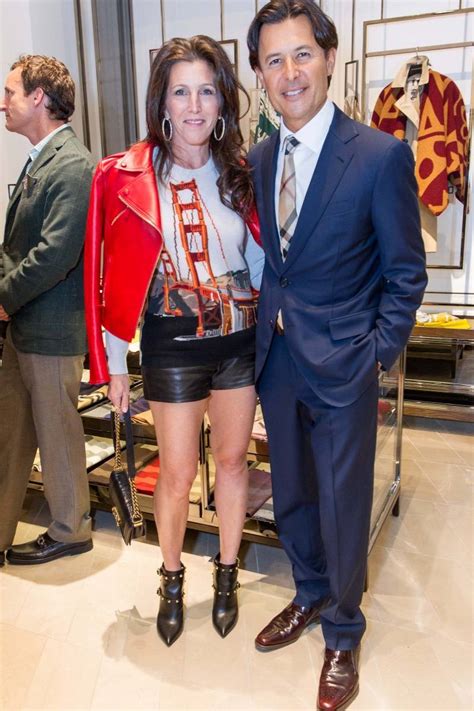 08.01.2021 · roger and sloan barnett and palazzo della luna (getty) the ceo of a natural nutrition company and his author wife bought a condo on fisher island for $17.4 million. Haute List: 10 Looks We Love From the Burberry Flagship ...