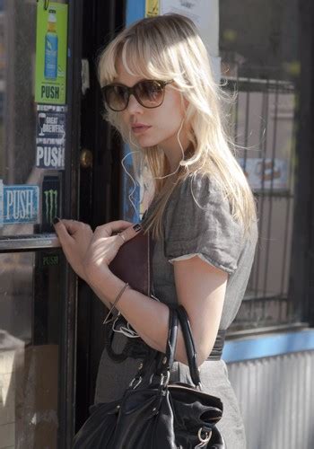 Adelaide clemens adelaide clemens (30 november 1989) is an australian actress. Generation Um... Picture 5