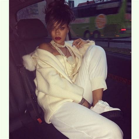 35 Reasons Why Rihanna Is Winning In Life Essence