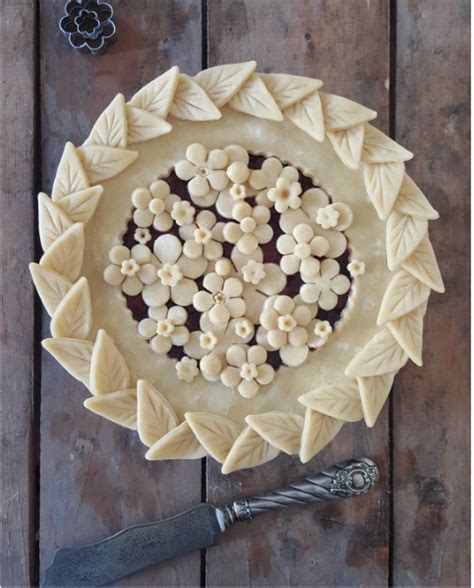16 Decorative Pie Crusts That Are Almost Too Pretty To Eat