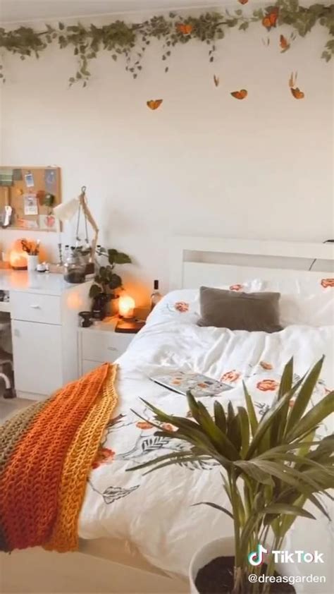 May 13, 2021 · add some botanical magic to your bedroom with plants, potted succulents and trailing foliage. room decor Yellow plants - cottagecore room | Room ...