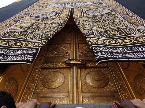 Kaaba wallpapers is a beautiful free application with the best kaaba photos. Kaaba Door Wallpapers - Wallpaper Cave