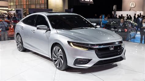 Explore honda city, a sedan with multiple color options like golden brown, modern steel, lunar silver, radiant red , white orchid pearl. New Honda City