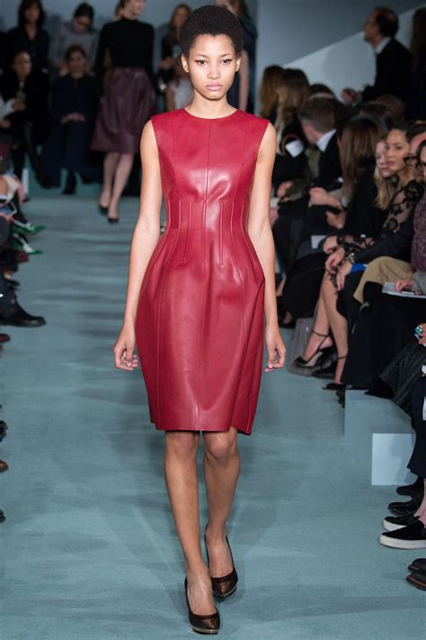 Nationalisme et populisme en suisse. Oscar de la Renta F/W 16.17 New York | Model Showlists ...