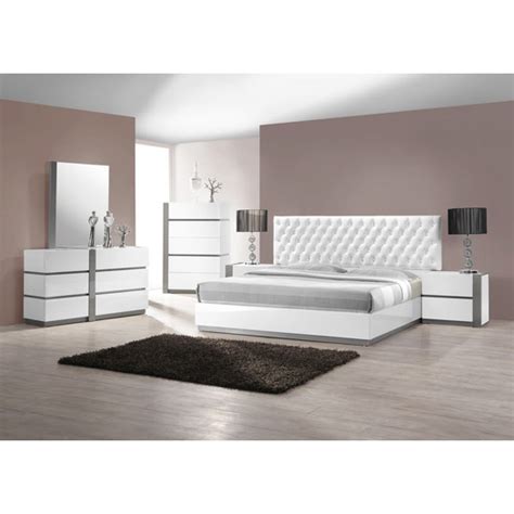 Shop our favorite sets with beds, dressers, nightstands and mirrors on hgtv.com. 7 Classic White Bedroom Sets - Cute Furniture