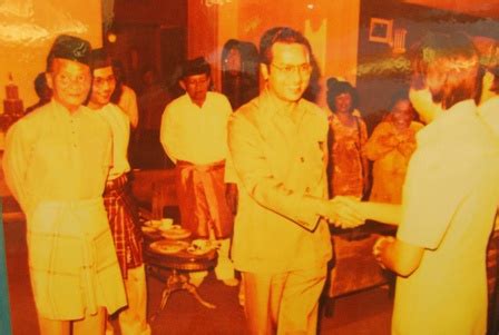 Mustapha bin datu harunvõi tun mustapha lühidalt (31. Peribadi Dr Mahathir Mohamad: Tun Dr Mahathir Mohamad dan ...