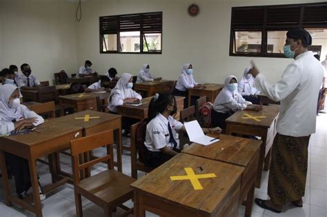 Vaksinasi Guru bukan Syarat Utama dalam Belajar Tatap Muka