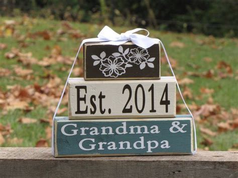 The 16 best holiday gifts for grandparents. The 25+ best New grandparent gifts ideas on Pinterest ...