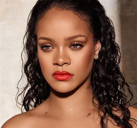 Rihanna Acumula Fortuna De Us 600 Milhões E Se Torna Artista Feminina