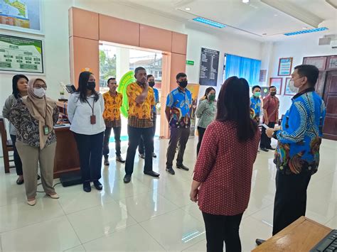 Briefing Petugas Ptsp Resepsionis Dan Keamanan Pada Bulan Oktober 2022