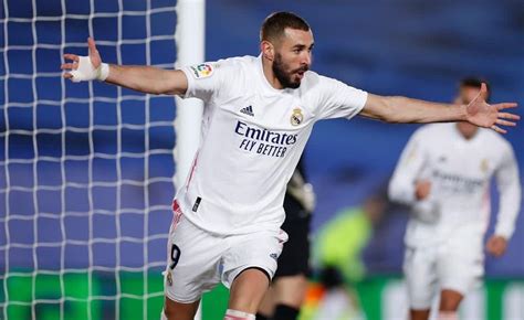 Бензема карим (karim benzema) футбол нападающий франция 19.12.1987. Бензема е най-великият нападател на Франция - Труд