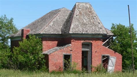 5 Nebraska Ghost Towns That Have Been Long Abandoned