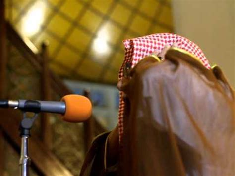 Adzan maghrib menjadi kumandang suara syahdu di waktu senja yang memisahkan antara siang dan malam. Sheikh Ali Ahmed Mulla (على أحمد ملا‎): Azan Maghrib ...