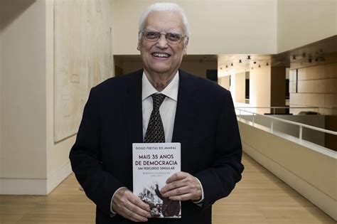 diˈoɡu ˈfɾɐjtɐʃ du ɐmɐˈɾaɫ ; Ex-ministro Diogo Freitas do Amaral internado de urgência ...