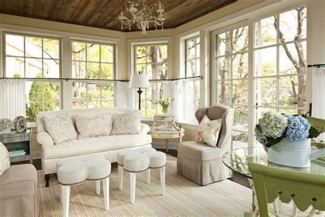 However, no matter the size of the room, using a sunroom as an entertainment room is a great way to use the space and create a unique atmosphere. 25 Sunroom furniture ideas for a cozy and relaxing space
