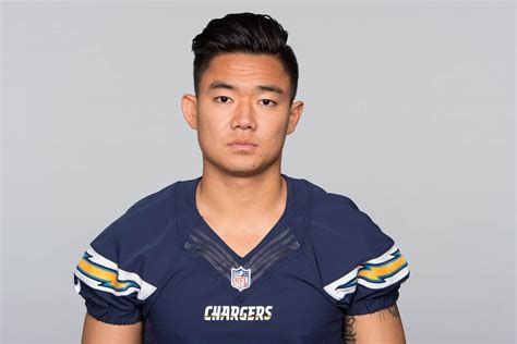 Meet Koo Young Hoe The First Korean Born Nfl Player In 30 Years Koreaboo