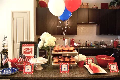 Hosting a dinner party is something my husband and i would love to do more often. Red, White and Wine: A Fourth of July Themed Happy Hour