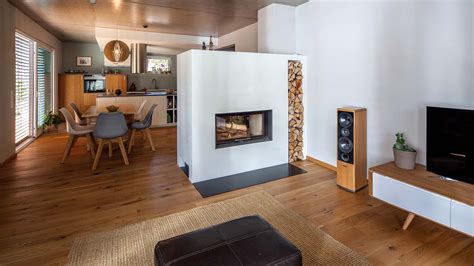 The huf haus statement represents our uncompromising demand for quality and is achieved through careful selection of materials and individual product design. Haus Poschmann - Moderner Kubus mit Holzelementen ...