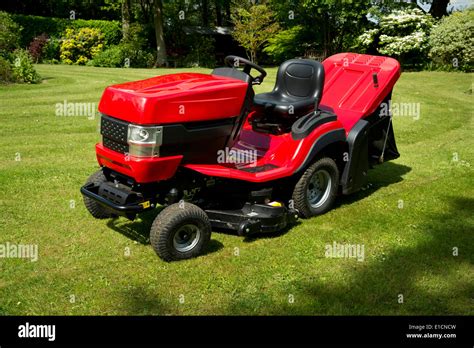 Ride On Lawn Mower Hi Res Stock Photography And Images Alamy