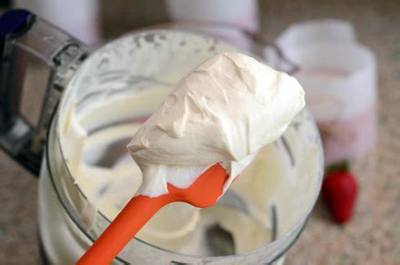 Real whipped cream has a decadent taste and texture. How to Make Whipped Cream in a Food Processor - Baking Bites