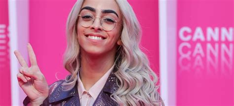 Bilal hassani a annoncé être officiellement en couple sur son compte instagram, où il a posté un cliché de lui et de cassem, son compagnon. Bilal Hassani en couple: le chanteur pose avec son chéri ...