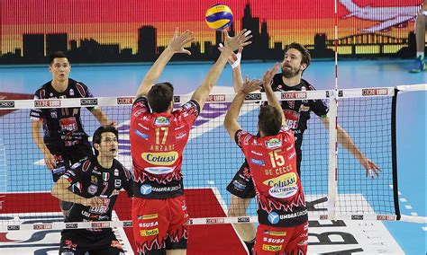 L'associazione sportiva volley lube viene fondata nel 1990 a treia per la volontà di creare una società sportiva legata al marchio lube: Lube-Perugia 3-1, è finalissima con super Juantorena - MCNET
