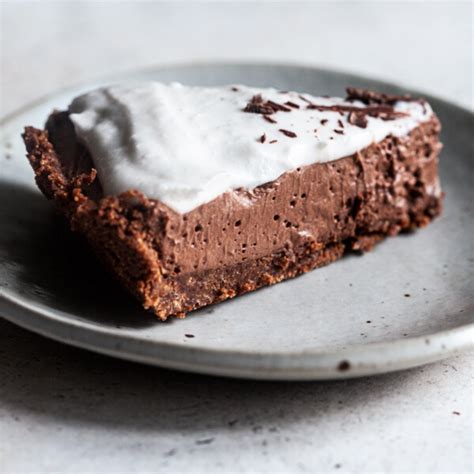 So, i made this easy chocolate mousse instead. Vegan Easy Chocolate Mousse Pie (No Bake) : veganrecipes