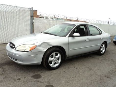 Buy Used 2001 Ford Taurus Se 2 Valve Sedan 4 Door 30l No Reserve In