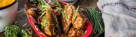 The wings go into a large zip top bag. Serving Kirlands Mesquite Party Wings / Sei fortunato, le ...