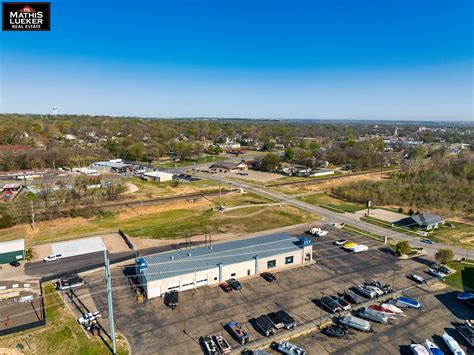 205 E Ash St, Junction City, KS 66441 - Beacon Marine Inc. - Boat