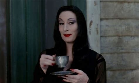 La Actriz Que Dará Vida A Morticia Addams En La Nueva Serie De Tim