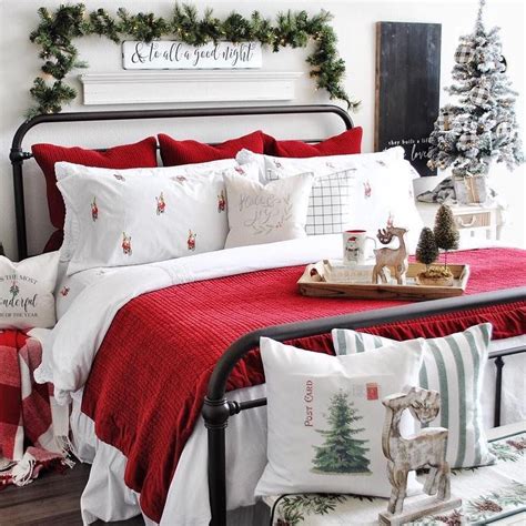 30 Bedroom Christmas Decor Ideas