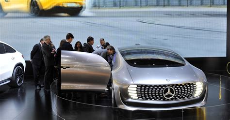 Automakers Moving Self Driving Car Technology To Forefront At Naias
