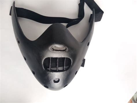 Clarice starling is a top student at the fbi's training academy. Pin by Magazinnt on Hannibal Lecter Mask The Silence of ...