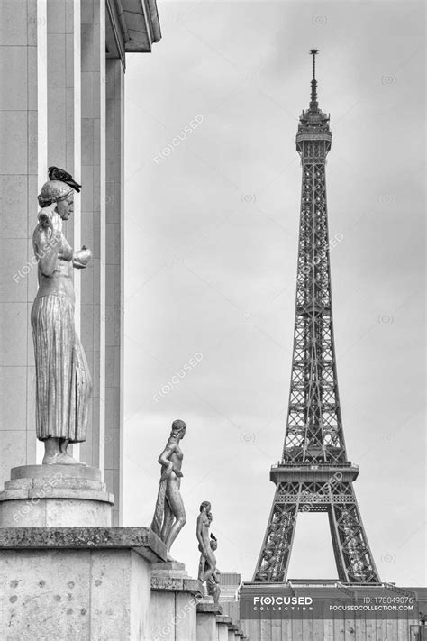 France Paris View To Eiffel Tower And Sculptures — Travel Destination