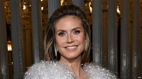 Heidi Klum On A Romantic Vacation She Shows A Topless Clip From The