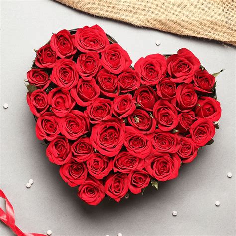 Rosy Romance Heart Shape Flowers Online Proflowerspk