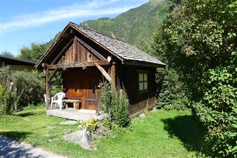 Pour tout achat, vente et location de maison, appartement et chalet de montagne. Situés au cœur de la chaîne du Mt Blanc, nos chalets et ...