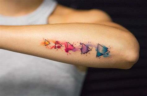 35 Lindas Tatuagens Que Simulam Aquarela Tatuagem Geométrica Aquarela