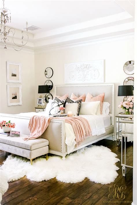 You are not lucky enough to earn more money due to the small master bedroom design ideas. Fresh Ideas for Fall Home Tour - Elegant Fall Decor ...