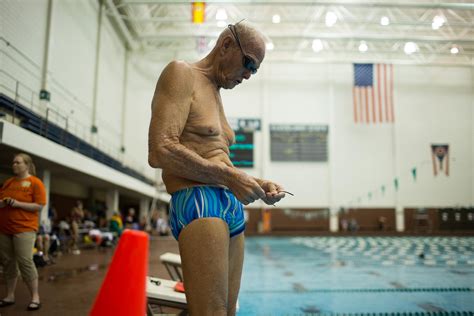 Age Hasnt Stopped This Man From Swimming — And Winning Kuac