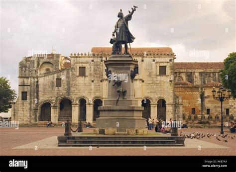 Cathedral And Christopher Columbus Statue Parque Colon Santo Domingo