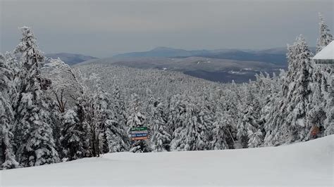 11 Absolute Best Vermont Ski Resorts For Beginners With Friends