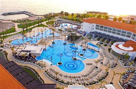Cyprus Resorts Ascos Beach Hotel Paphos Hotels In Cyprus Mercury