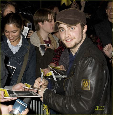 Daniel Radcliffe Is Excellent In Equus Photo 1443551 Photos Just Jared Celebrity News And