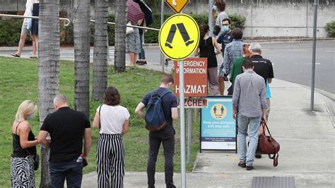 Coronavirus testing clinics for people entering brisbane and gold coast from greater sydney and parts of nsw. Brisbane COVID clinics slammed as people rush to get ...